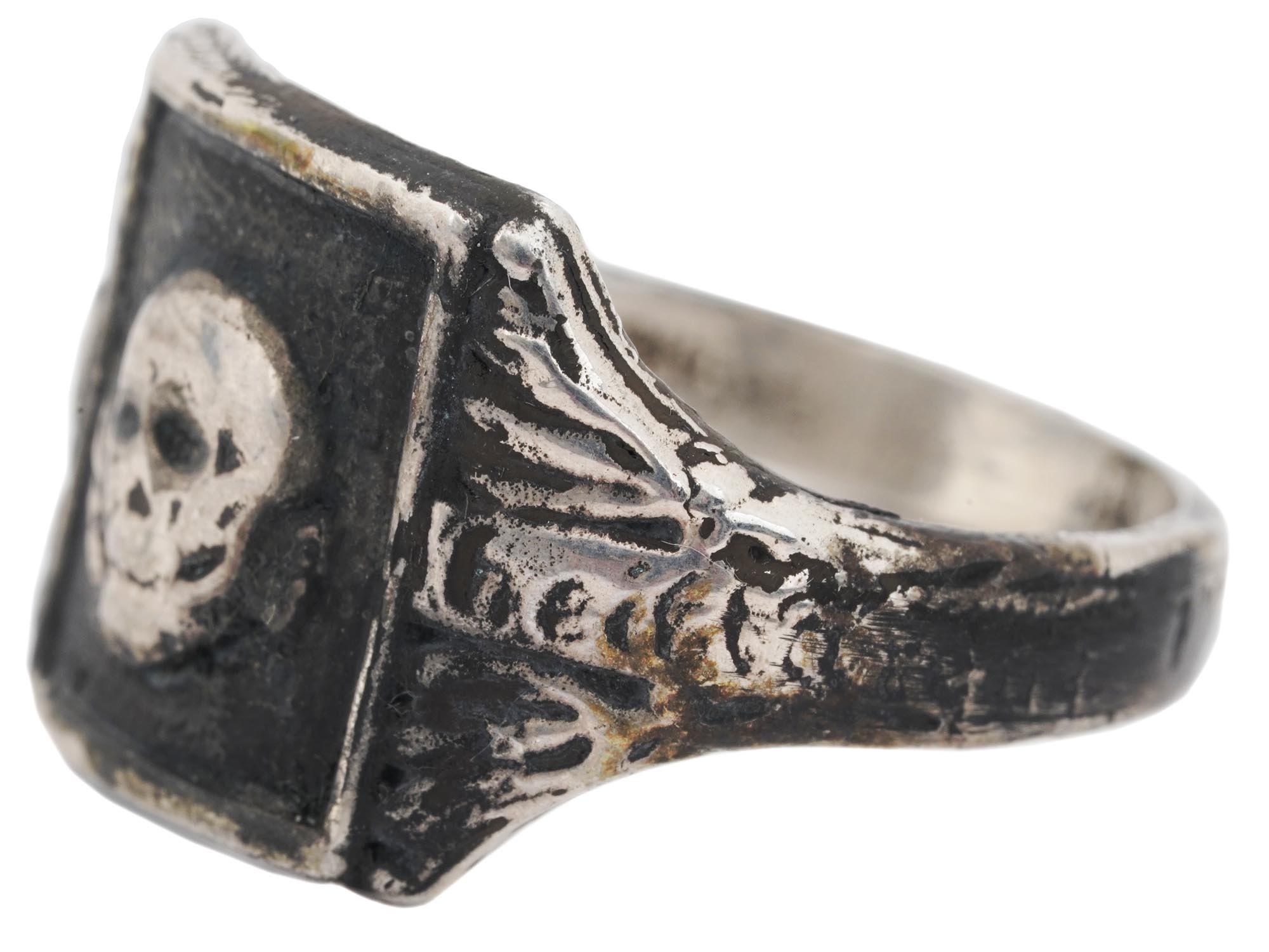 A NAZI GERMAN WWII SS TOTENKOPF DIVISION SILVER RING PIC-1